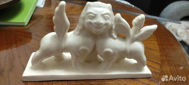 Фарфоровая статуэтка Мантикора