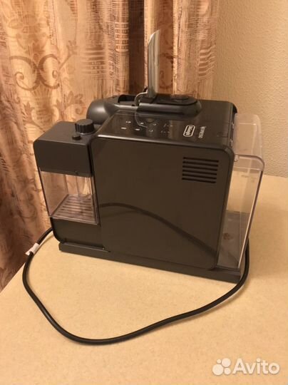 Кофемашина капсульная Delonghi EN560.B