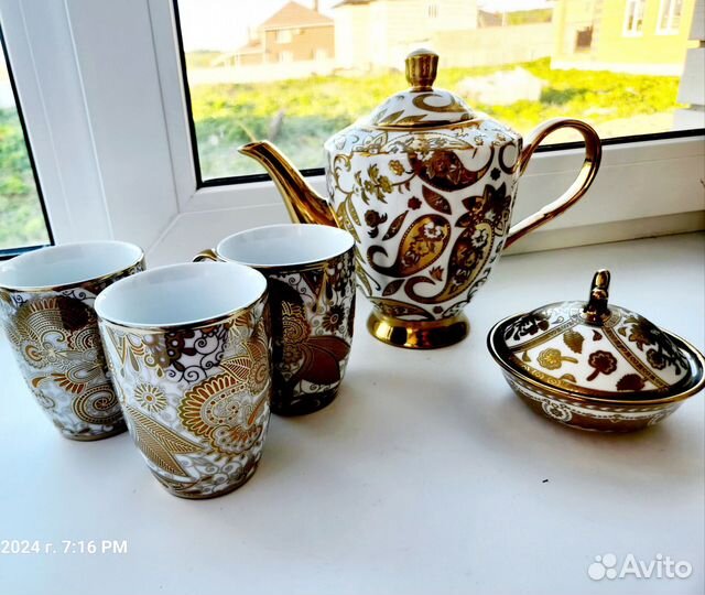 Посуда с золотым рисунком
