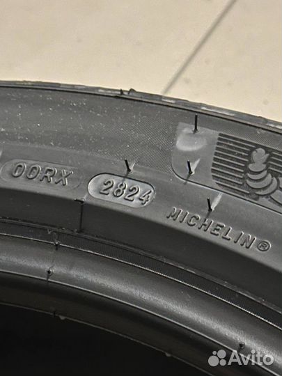 Michelin Pilot Alpin 5 SUV 285/40 R23 111V