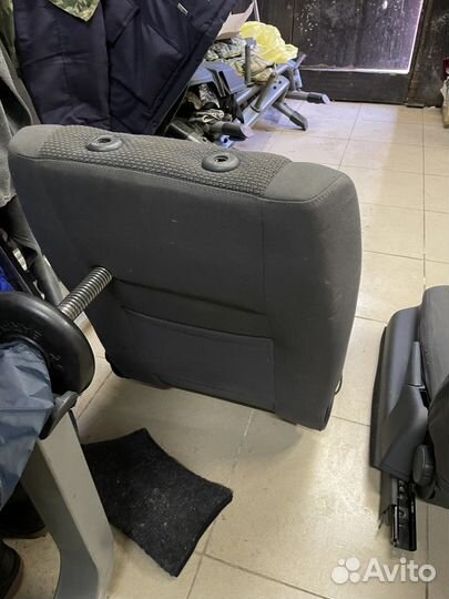 Передние сидения на Wolksvagen Tuareg