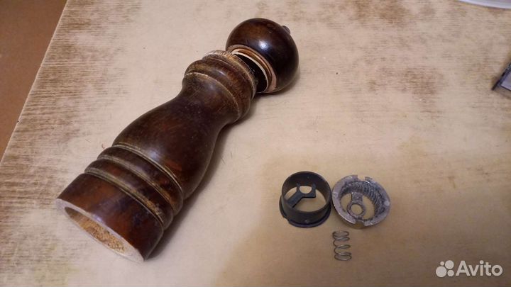 Мельница для перца на детали