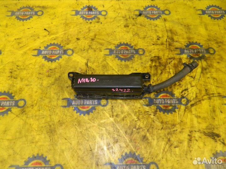 Блок предохранителей под капот Toyota Prius NHW20