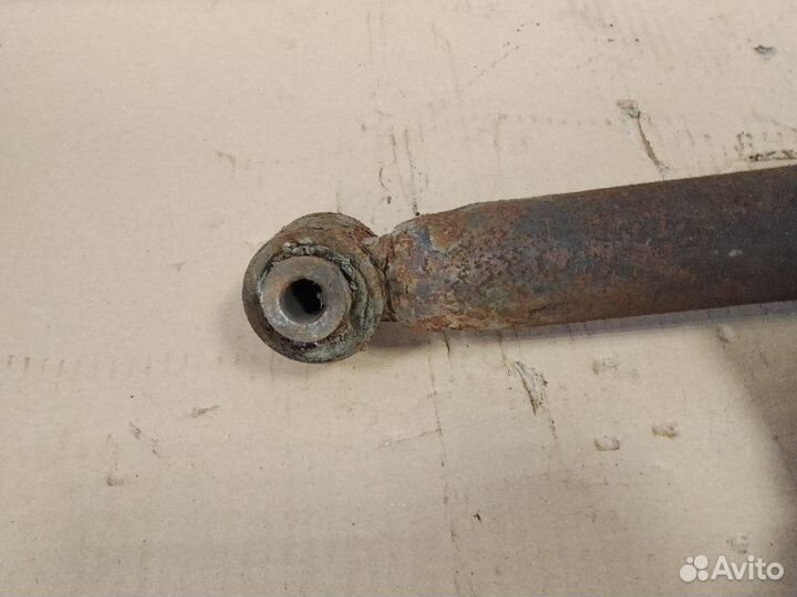 Амортизатор передний левый Nissan Primera P11