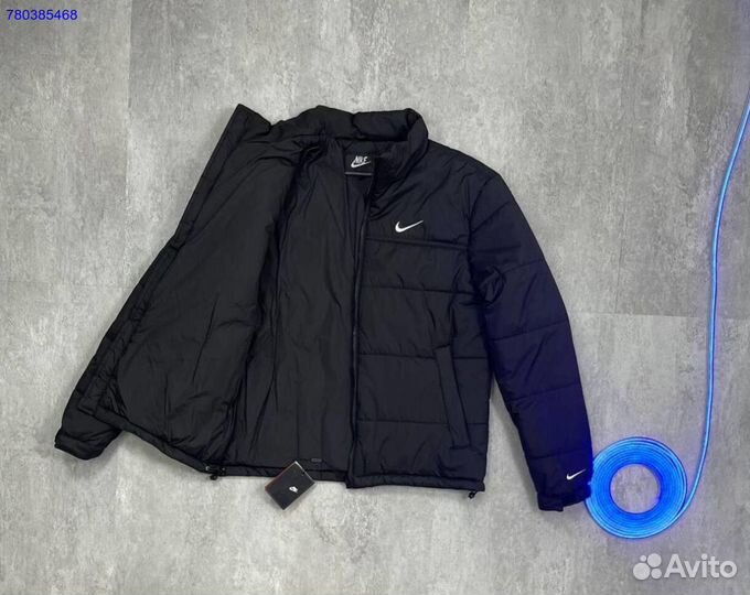 Весенняя куртка Nike 2024