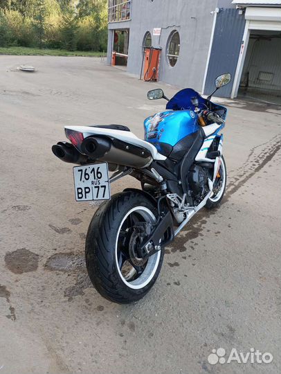 Yamaha YZF-R1