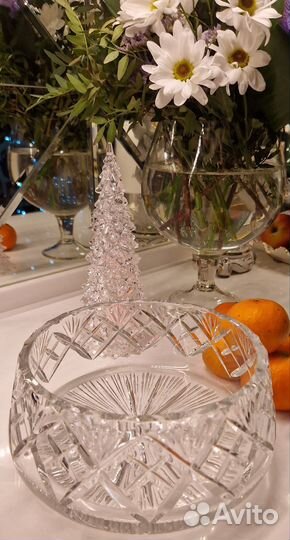 Большая хрустальная ваза