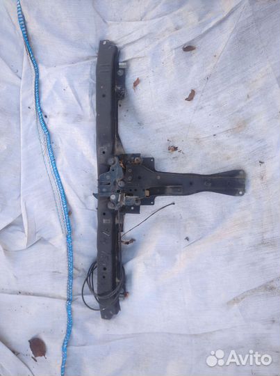 Верхняя планка радиаторов Ниссан Теана j31