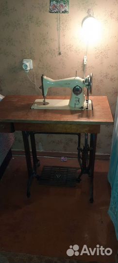 Старинная швейная машинка Tikkakoski