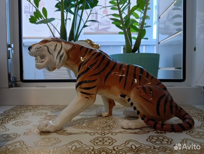 Фарфоровые статуэтки лфз