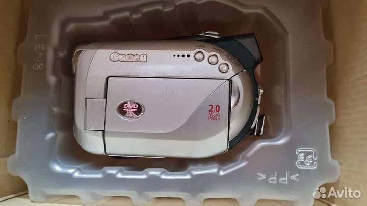 Видеокамера (DVD) Canon DC19 Цифровая