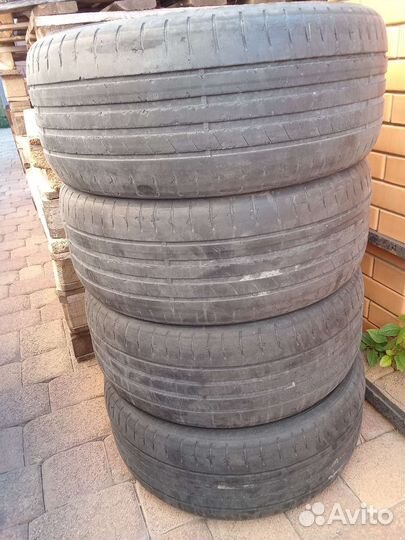 Goodyear EfficientGrip 215/45 R17 100