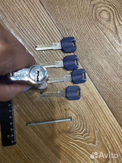 Личинка замка для входной двери