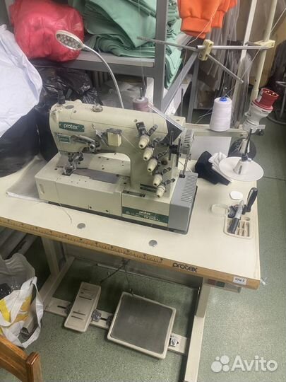 Распошивальная швейная машинка промышленная