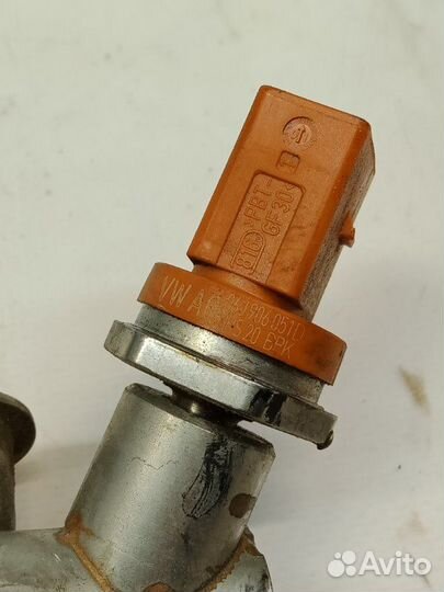 Топливная рейка правая Audi A8 4H / D4 cdra 4 2011