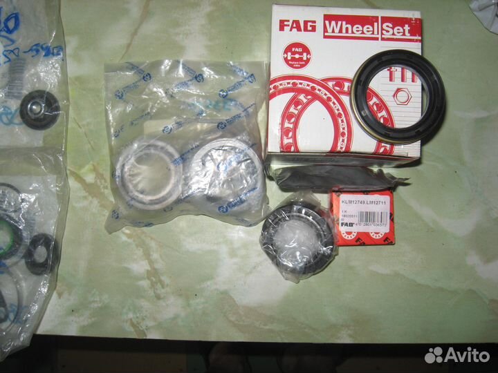 Volvo 740 амортизаторы крышки багажника комплект