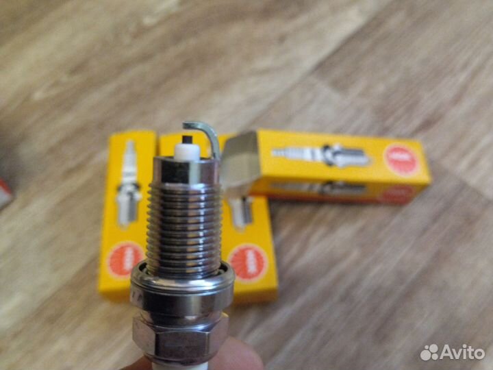 Свеча зажигания 5960 zfr6t 11g ngk