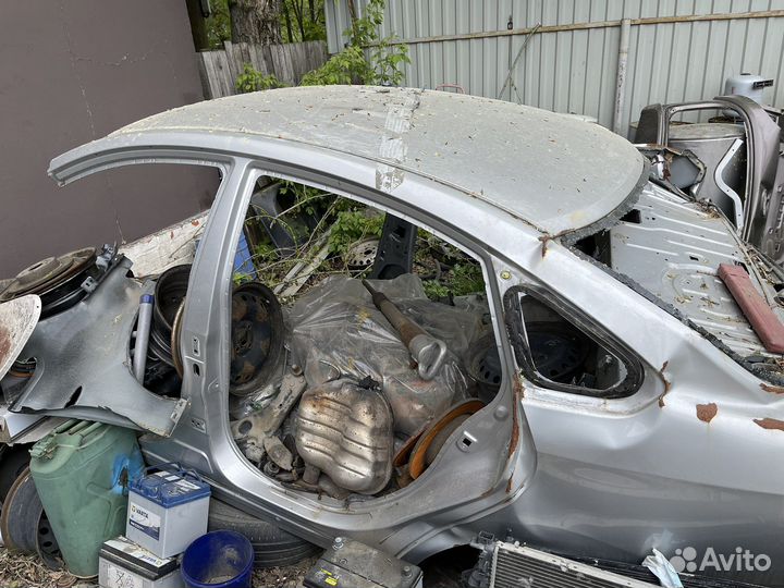 Левая стойка, порог, крыша nissan almera