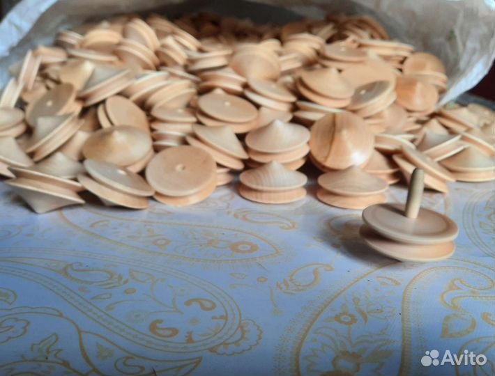 Юла - волчок деревянный