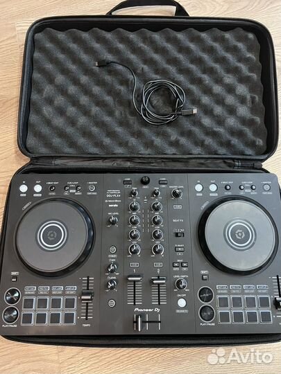 Набор для диджеинга: Pioneer DDJ-FLX4 + HDJ-CUE1