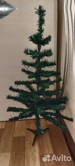 Елка искусственная, игрушки