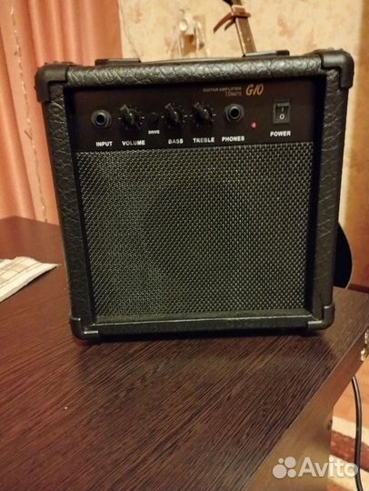 Гитарный комбоусилитель 10 ватт