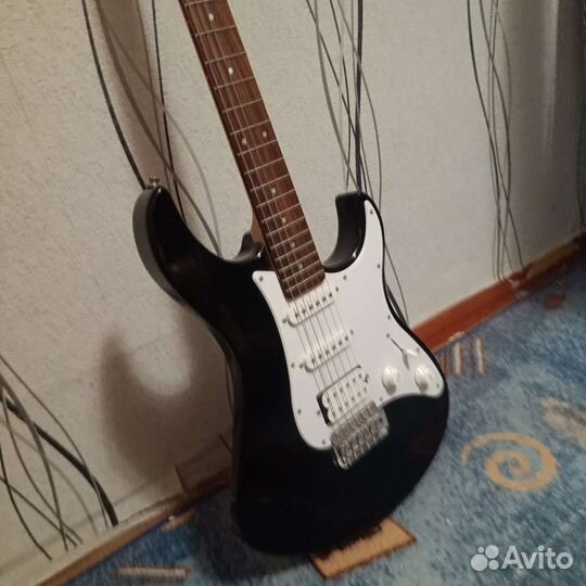 Гитара Yamaha Pacifica012 black