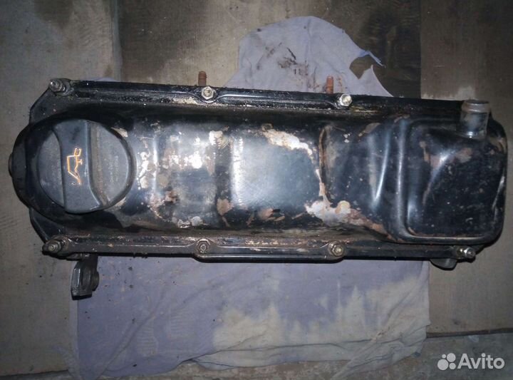 Крышка и головка клапанов