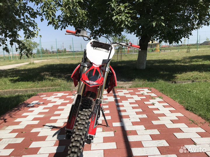 Мотоцикл zuum CR250CB