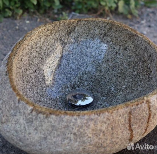 Раковина из камня