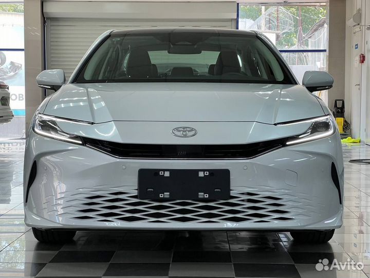 Toyota Camry 2.0 CVT, 2024