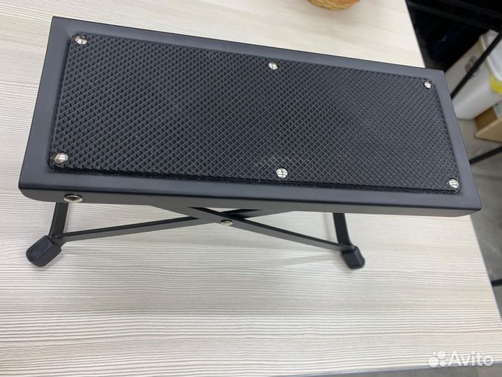 Подставка под ногу гитариста Veston