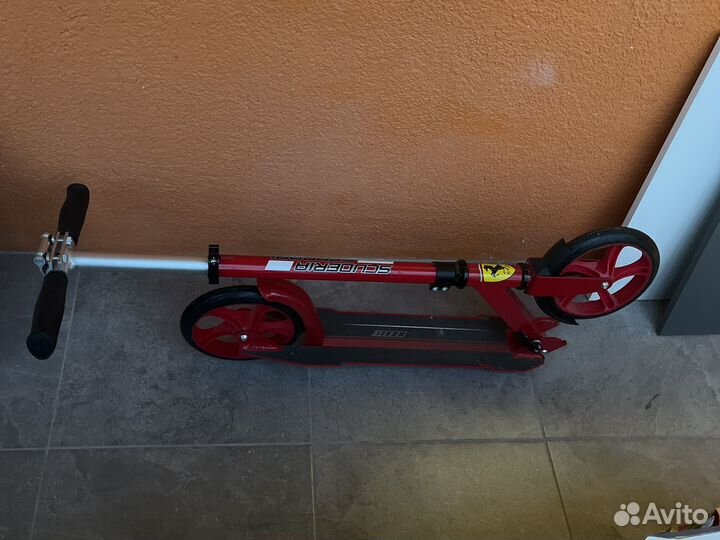 Самокат Ferrari для взрослых и детей