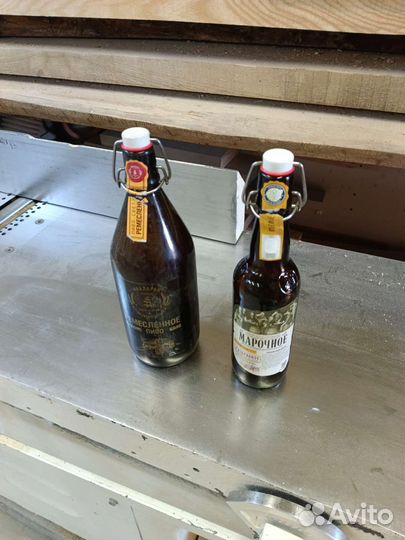 Бутылки с бугильной крышкой