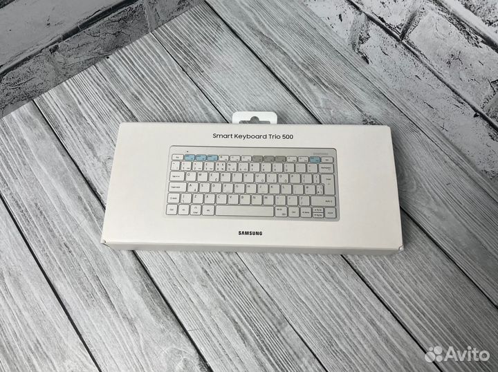 Беспроводная клавиатура Samsung Trio 500, русская