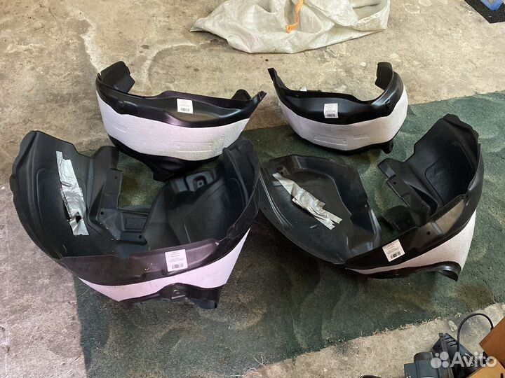 Подкрылки локеры на toyota rav4 XA50