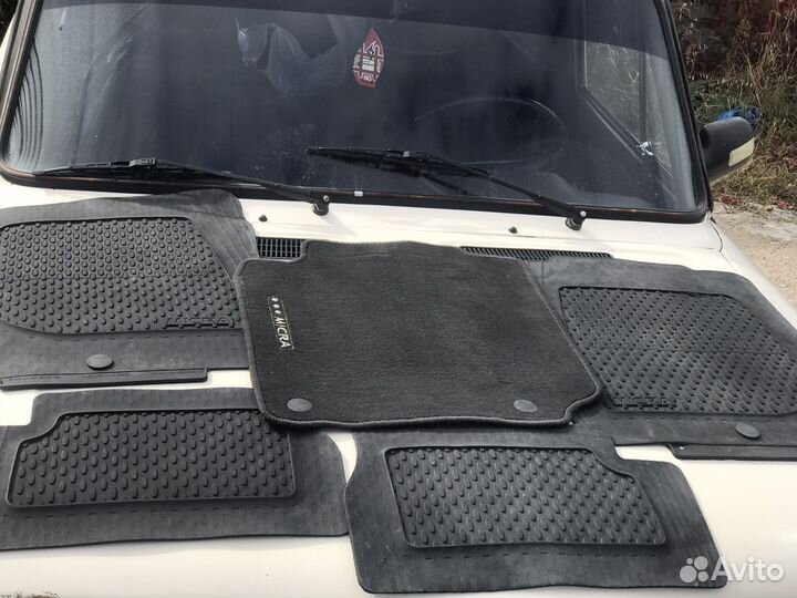 Коврики на автомобиль Nissan
