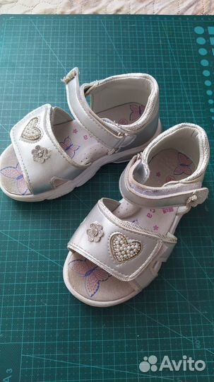 Сандалии доя девочки 26