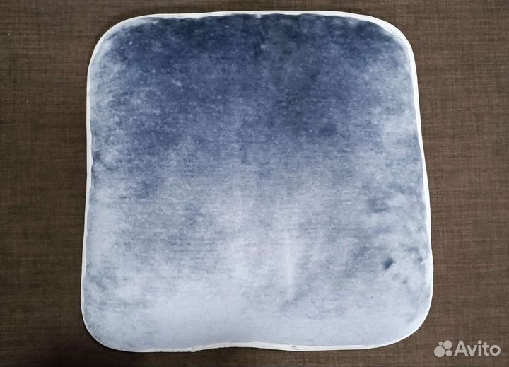 Подушка (автомобильная) 40х40 см