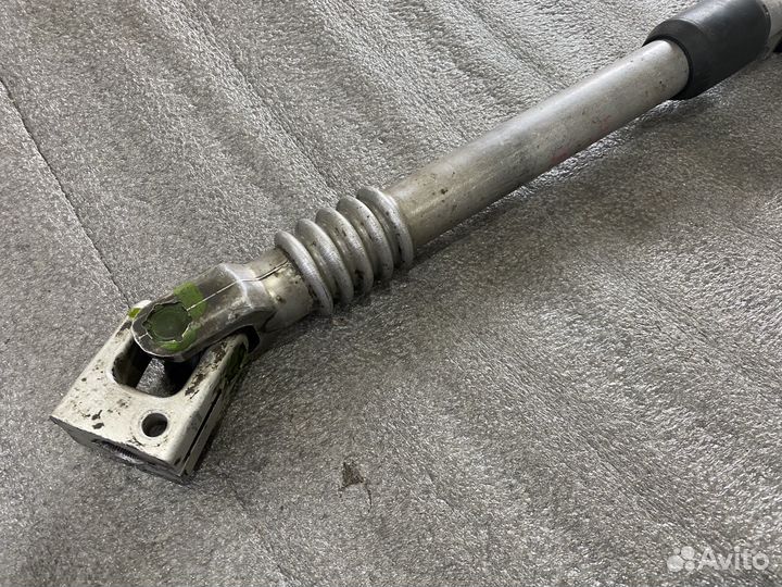 Вал рулево BMW 7 e38