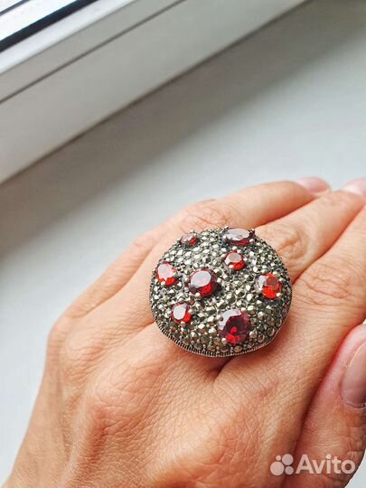 Серебряный комплект с гранатами