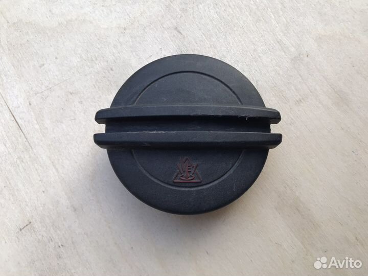 Крышка расширительного бачка 3C0121321 Octavia A7