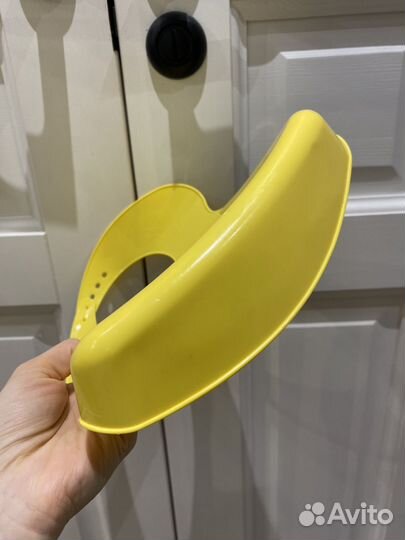 Нагрудник Пластишка пластиковый б/у