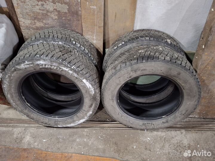 Bridgestone Blizzak DM-V2 225/65 R17 102S