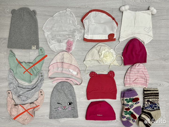 Шапка и шерстяные носки для девочки