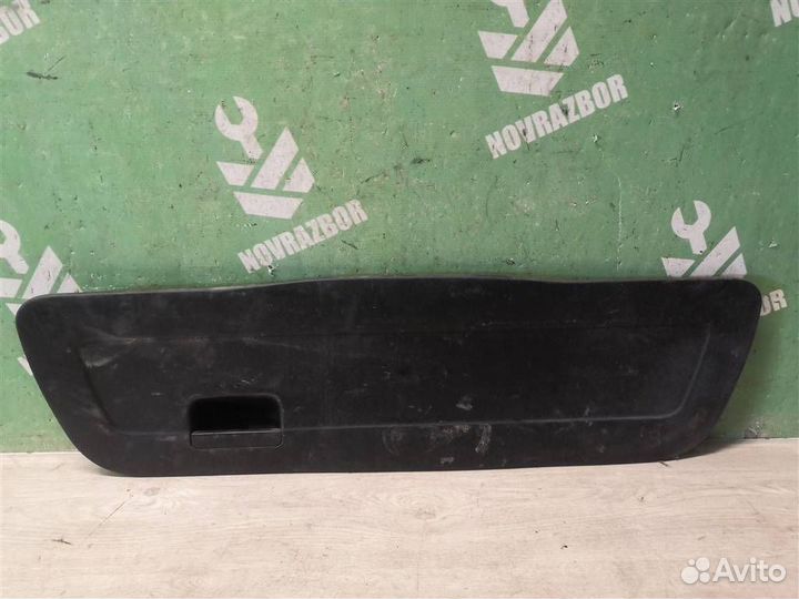 Обшивка двери багажника Фольксваген Гольф 3 Венто