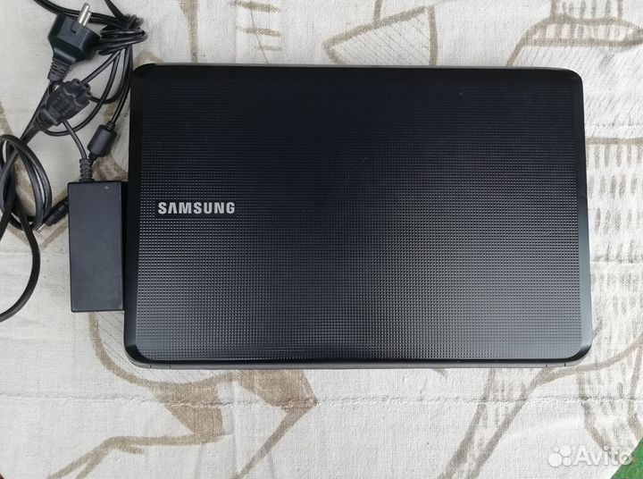Надёжный Samsung NP-R528
