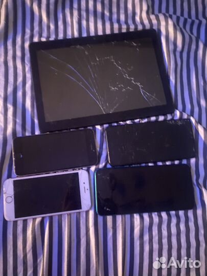 Продам на запчасти айфон планшет