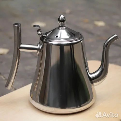 Чайник и заварник полированной нержавеющей стали