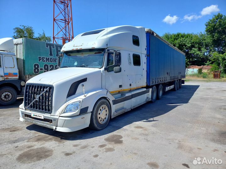 Volvo VNL 780 с полуприцепом, 2003